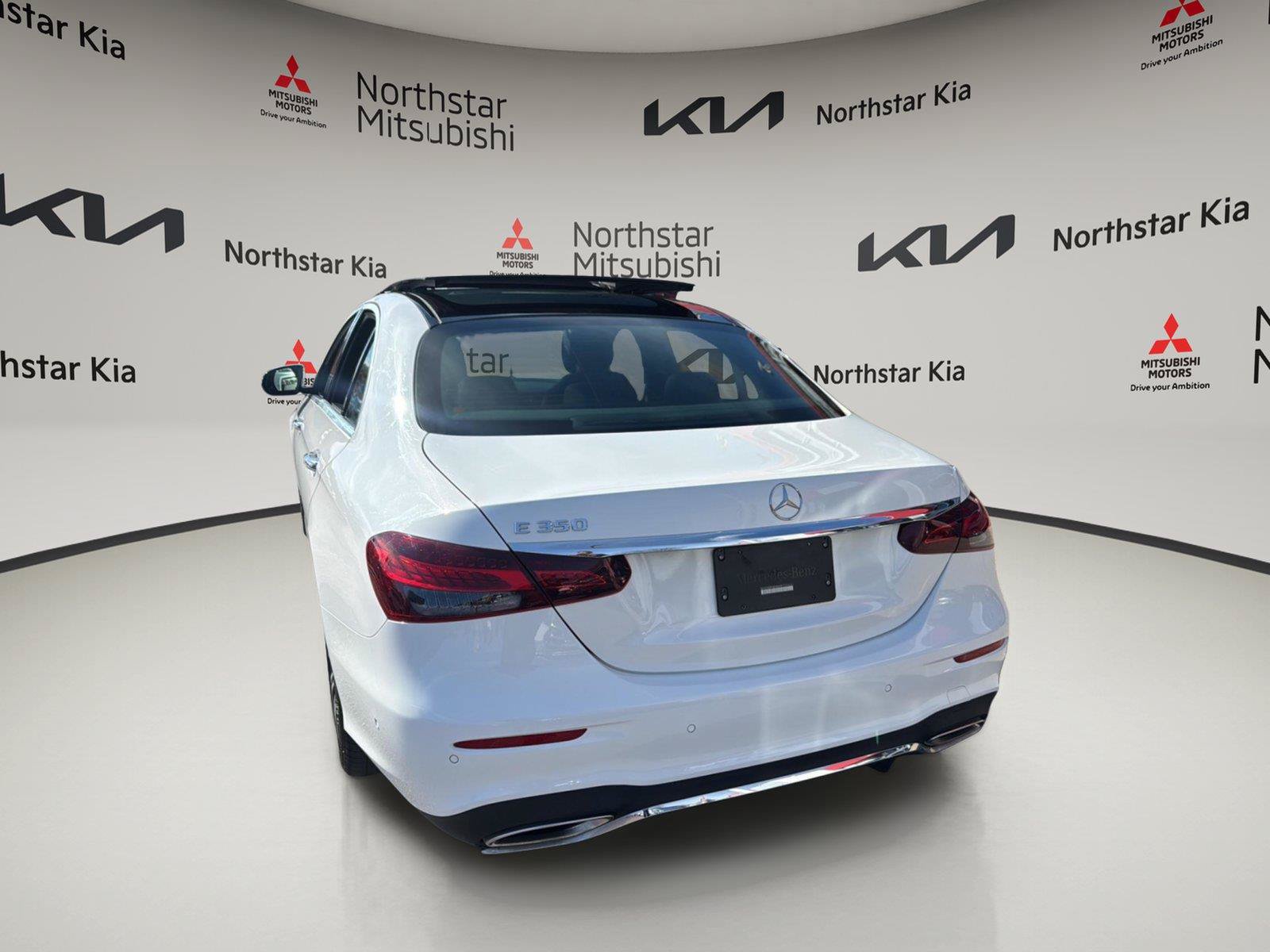 Used 2022 Mercedes-Benz E 350 Sedan image 3