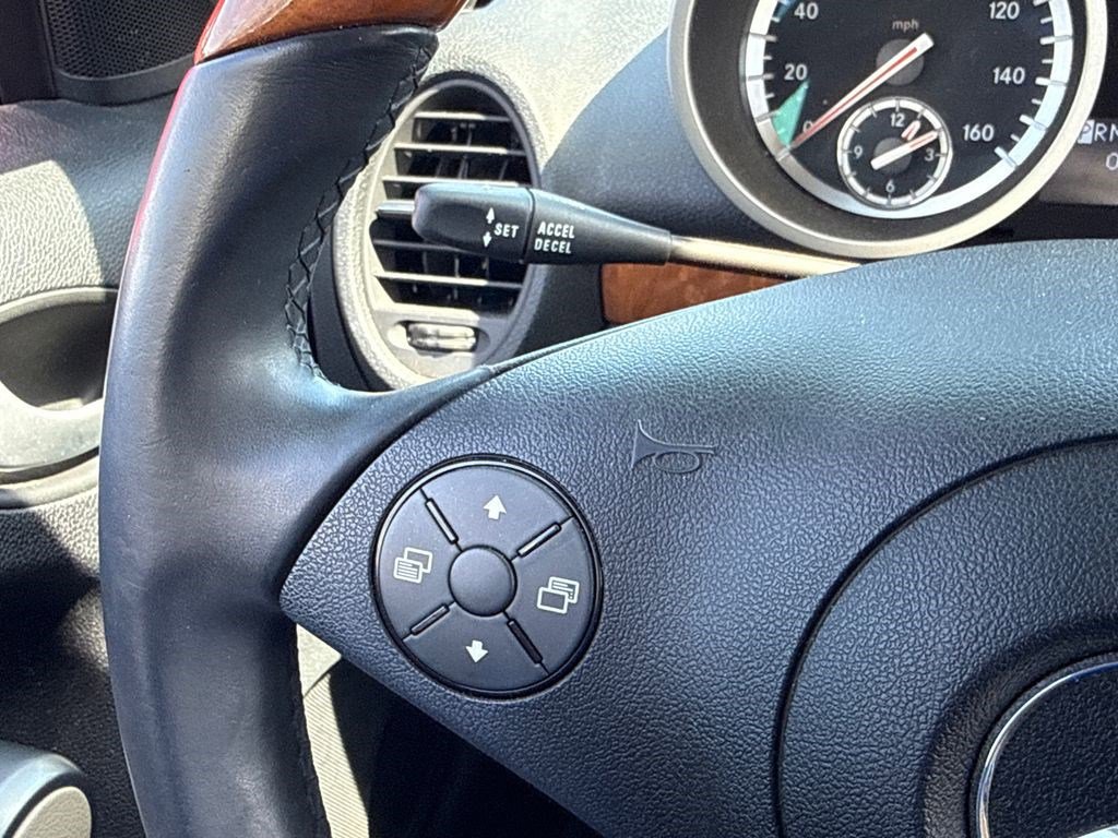 Used 2010 Mercedes-Benz SLK 350 image 23