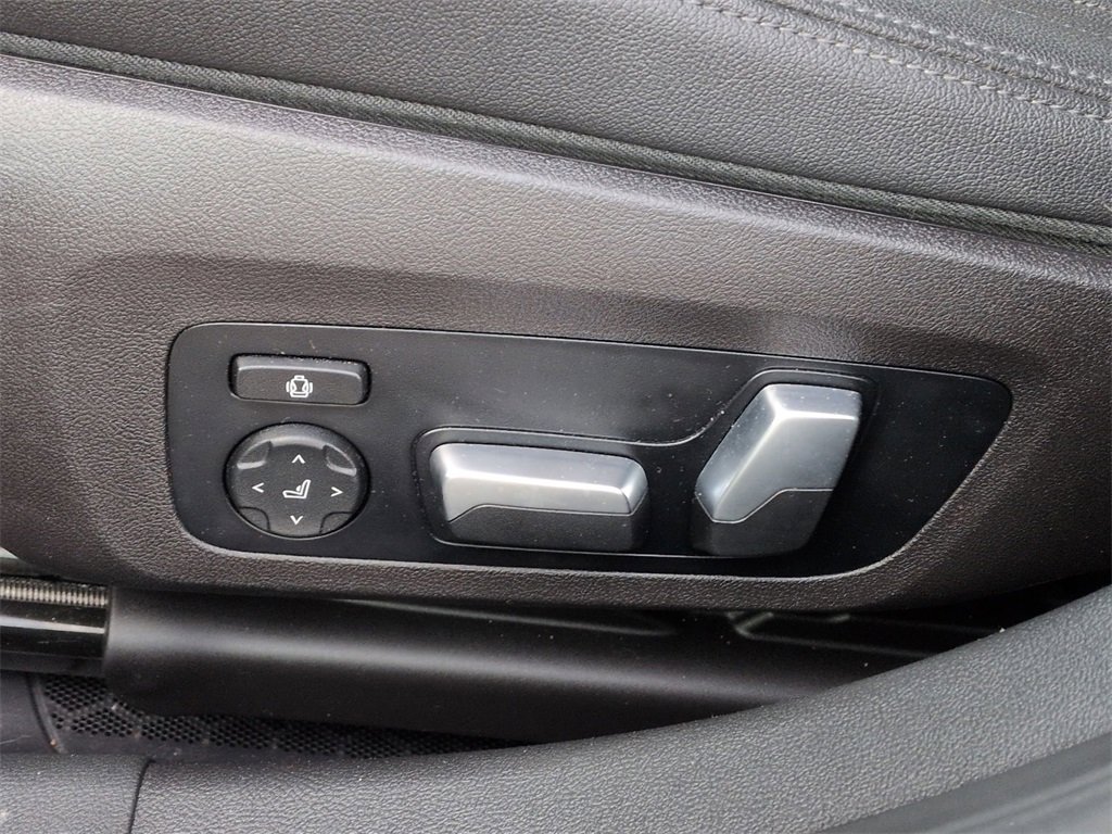 Used 2021 BMW 330i xDrive Sedan w/ Convenience Package image 17