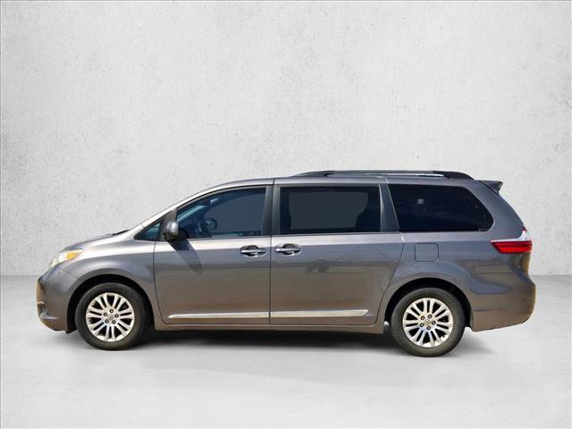 Used 2017 Toyota Sienna XLE Premium image 8