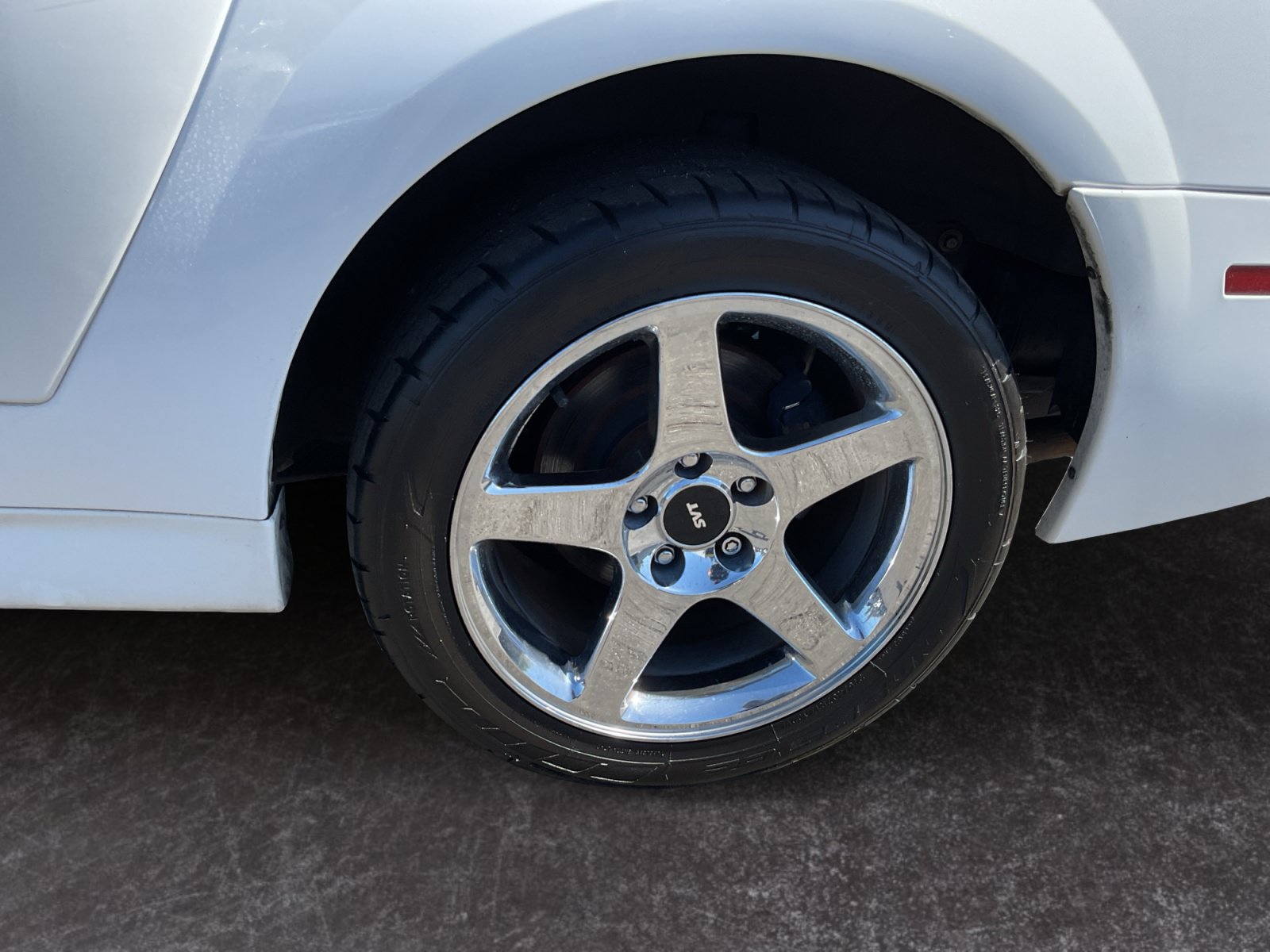 Used 2004 Ford Mustang Cobra RWD image 9