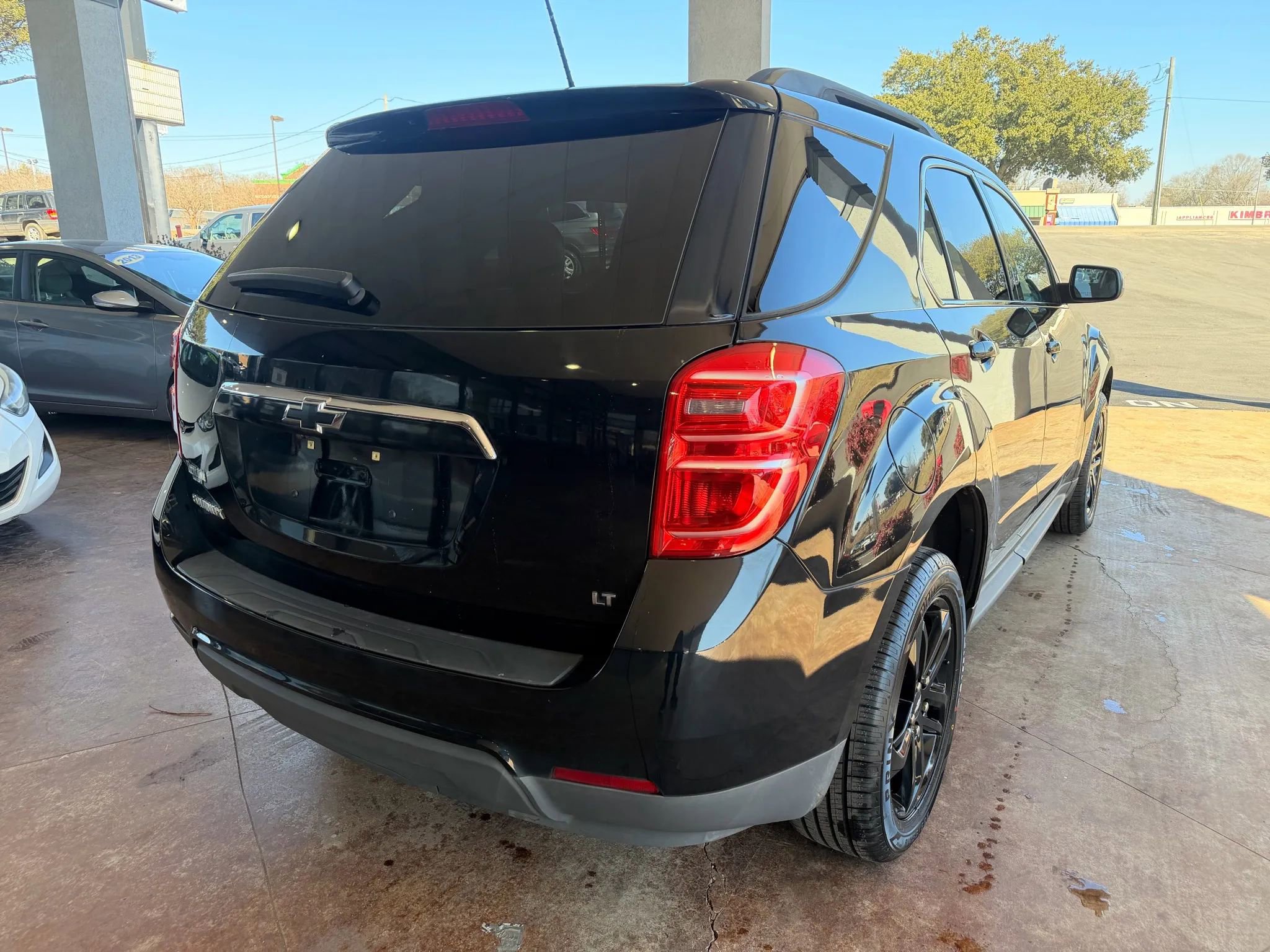 Used 2017 Chevrolet Equinox LT image 6