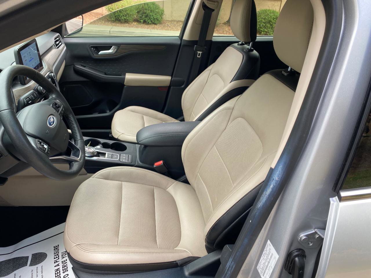 Used 2020 Ford Escape Titanium w/ Titanium Premium Package 2.0 image 30