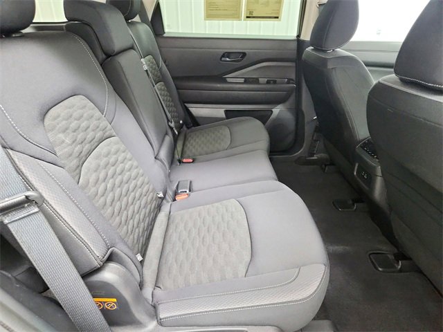 Used 2024 Nissan Pathfinder SV image 38