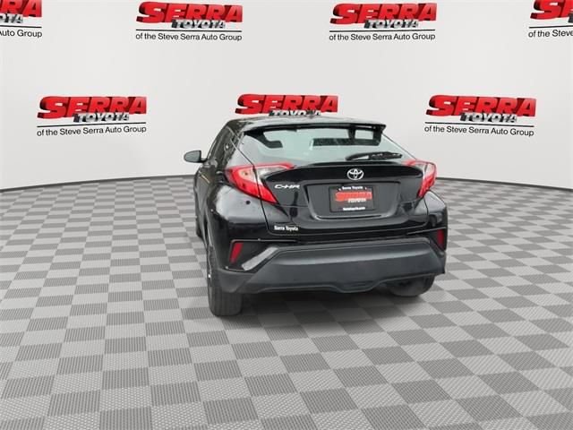 Used 2022 Toyota C-HR XLE image 7
