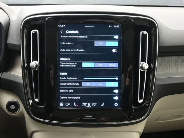 Used 2023 Volvo XC40 B5 Plus w/ Protection Package Premier image 18