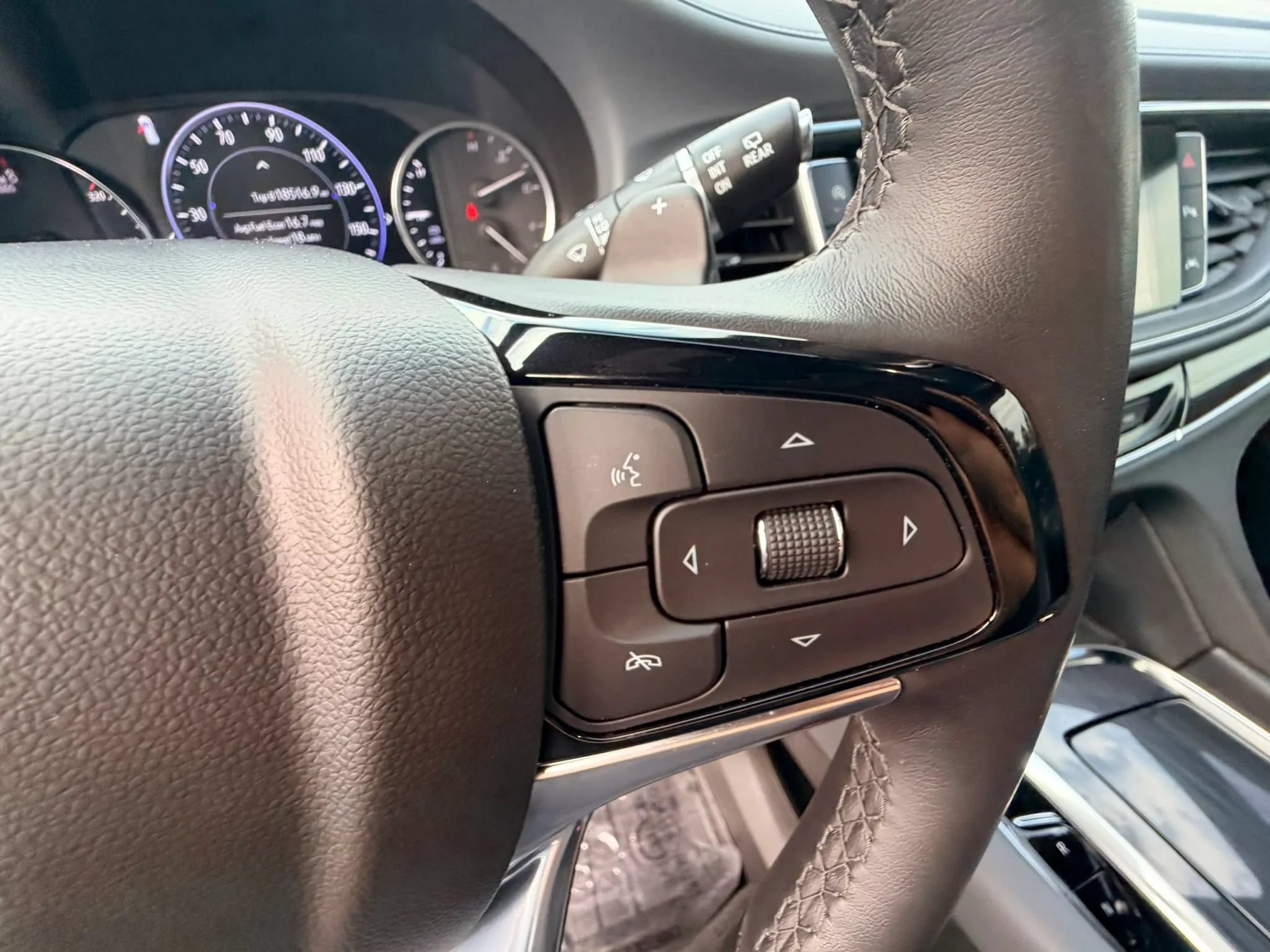 Used 2022 Buick Enclave Premium w/ Surround and Sites Package AWD/4WD image 15