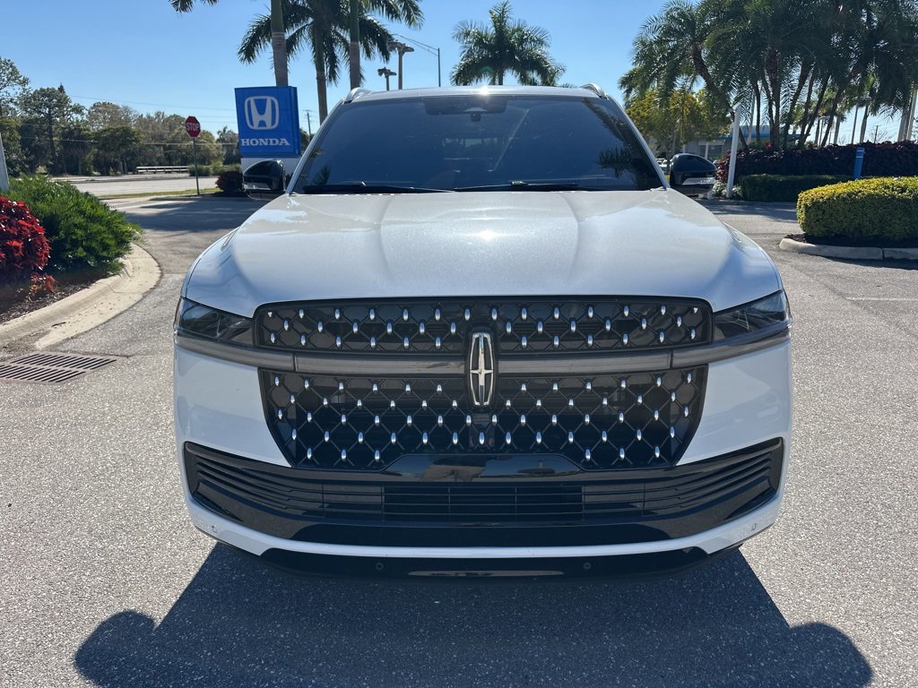 Used 2025 Lincoln Navigator L Black Label image 12