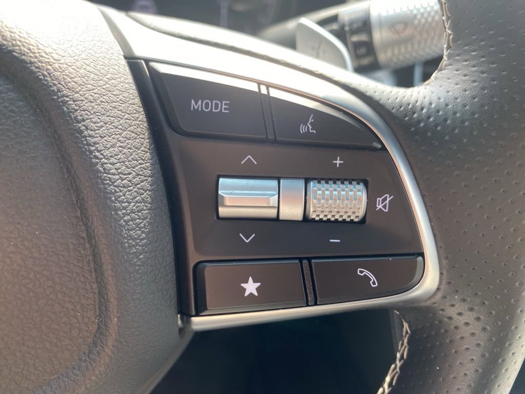 Used 2025 Genesis G70 3.3T Advanced image 25