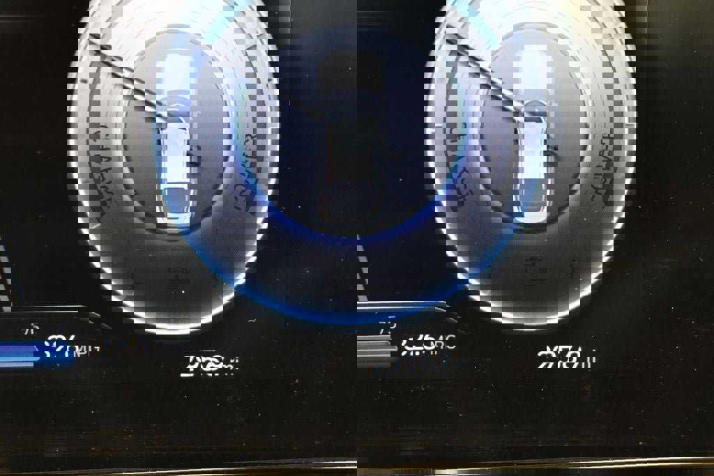 Used 2023 Hyundai Elantra Limited image 18