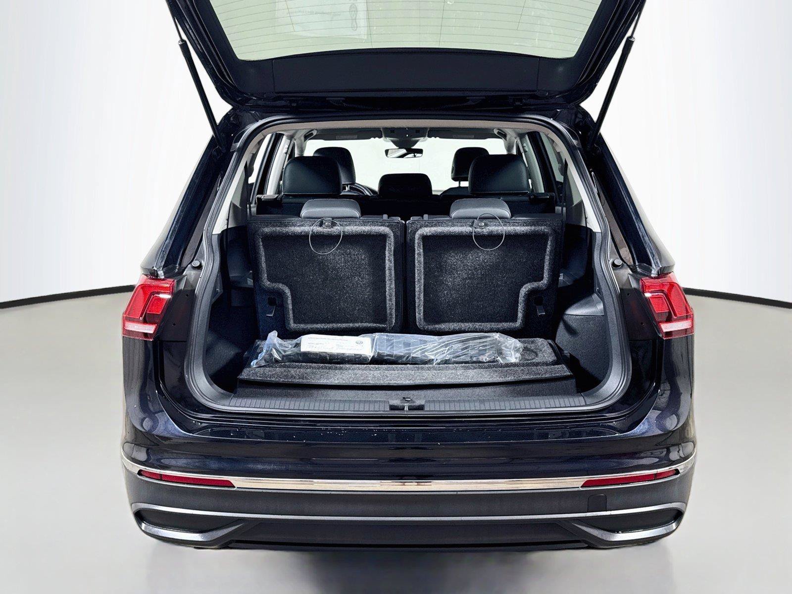 Used 2023 Volkswagen Tiguan SE FWD image 24