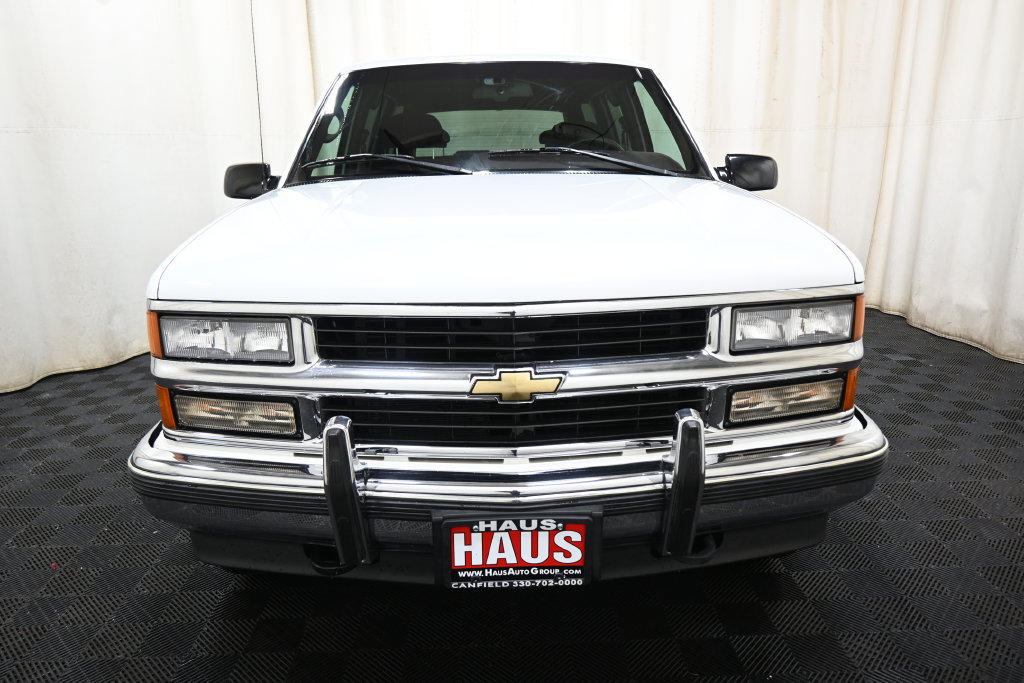 Used 1995 Chevrolet Tahoe 4WD image 2