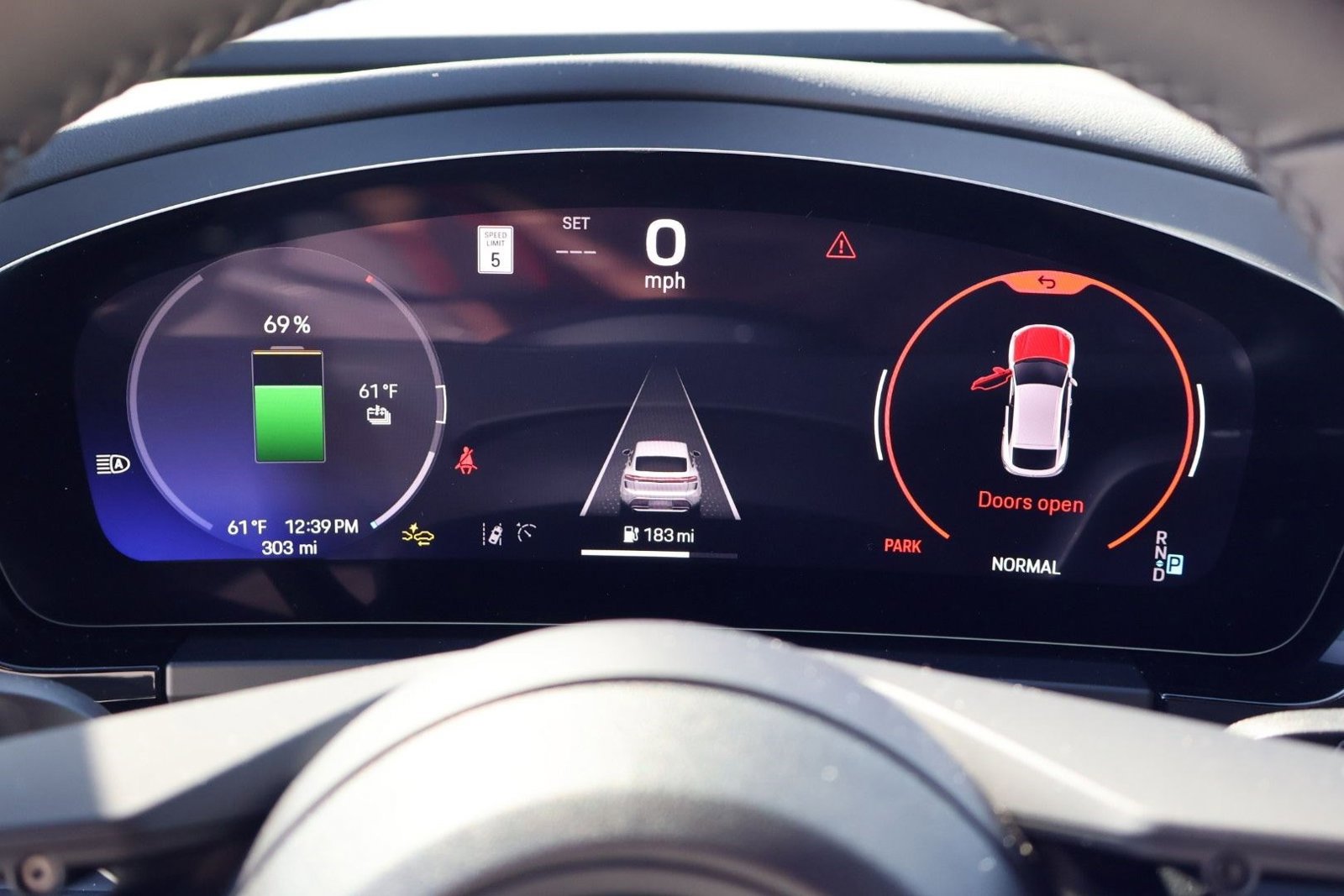 Certified 2024 Porsche Macan 4 Electric image 16