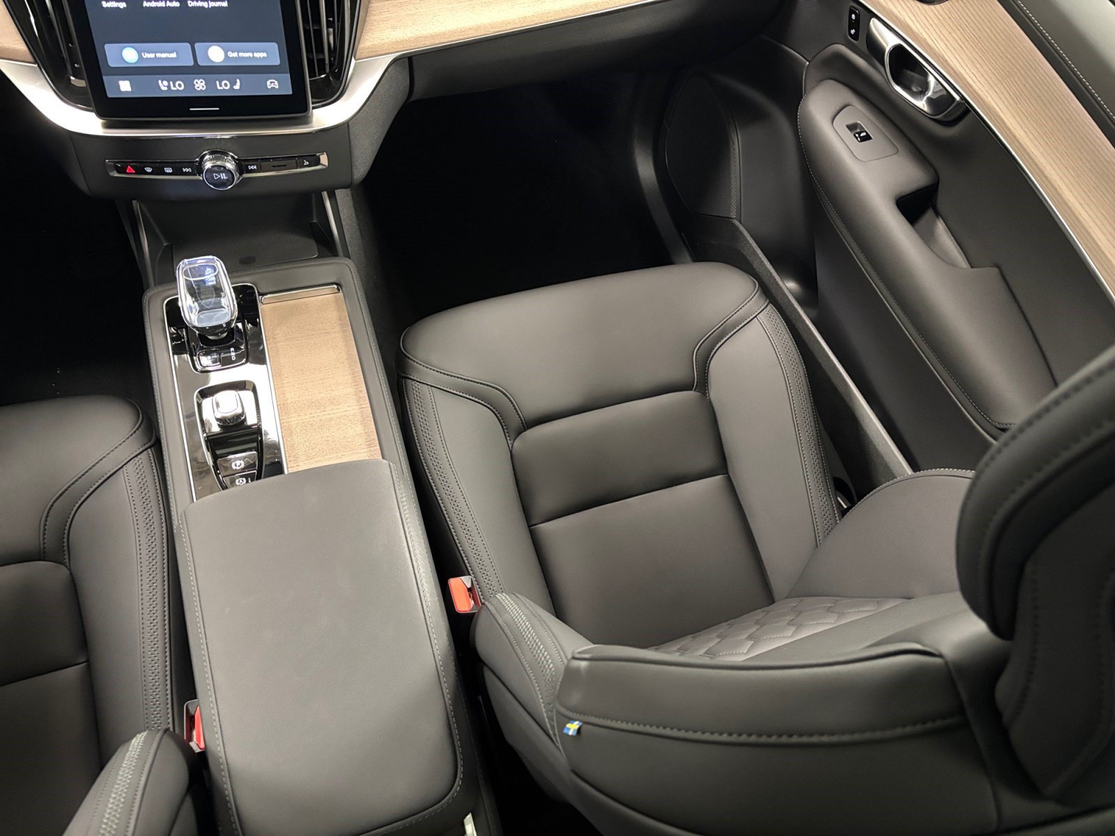 New 2026 Volvo XC90 B5 Core AWD/4WD image 18