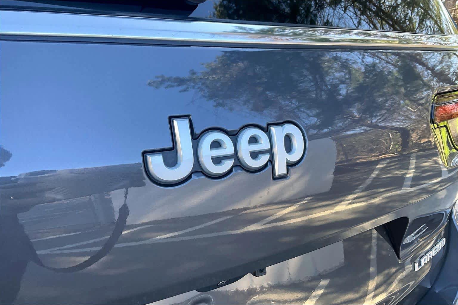 Used 2025 Jeep Grand Cherokee L Laredo AWD/4WD image 32
