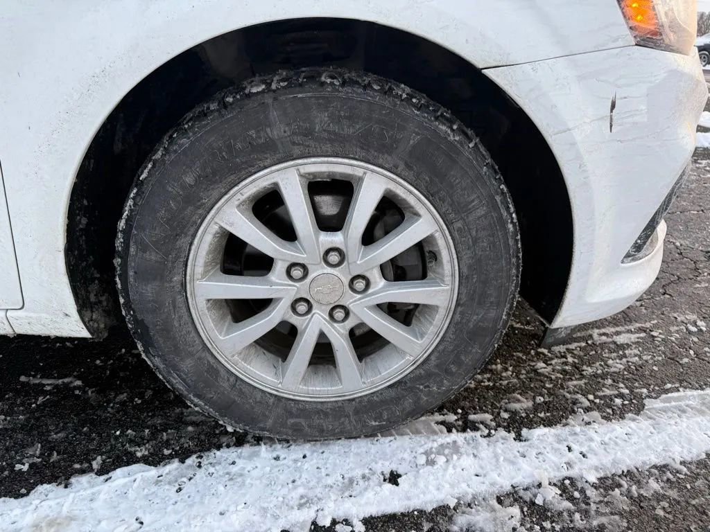 Used 2017 Chevrolet Sonic LT image 10