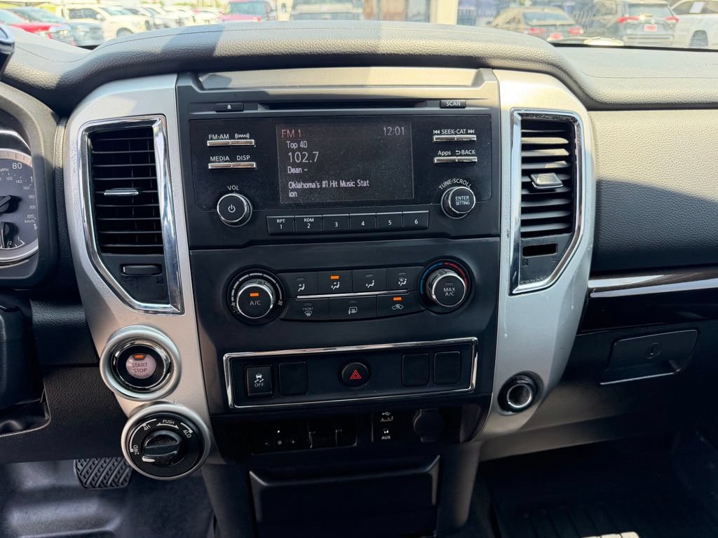 Used 2017 Nissan Titan SV AWD/4WD image 29
