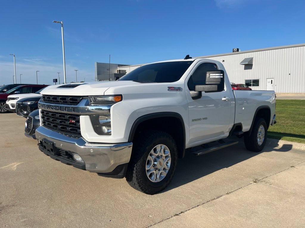 Used 2022 Chevrolet Silverado 2500 LT w/ Convenience Package AWD/4WD image 2