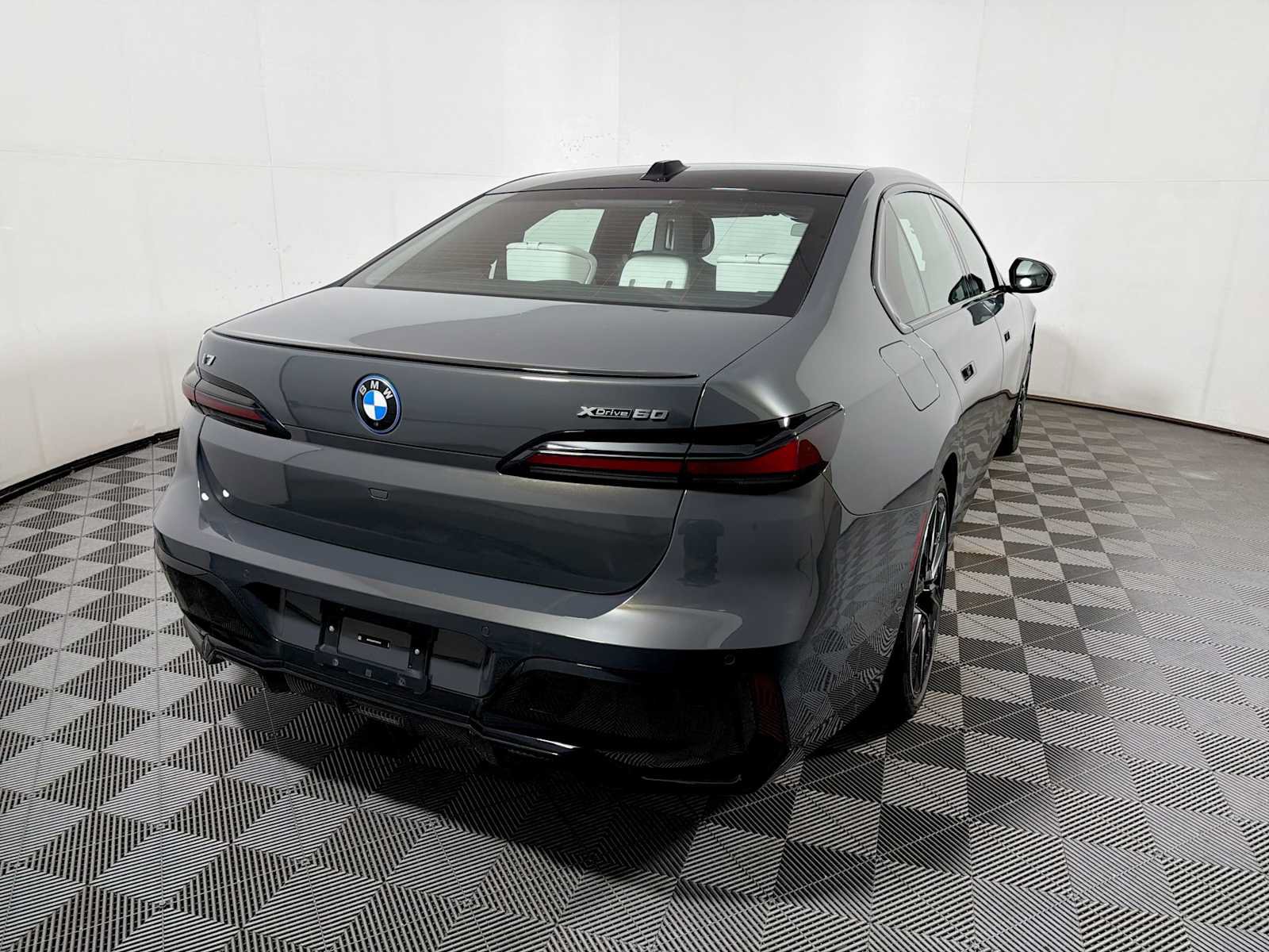 Used 2026 BMW i7 xDrive60 AWD/4WD image 6