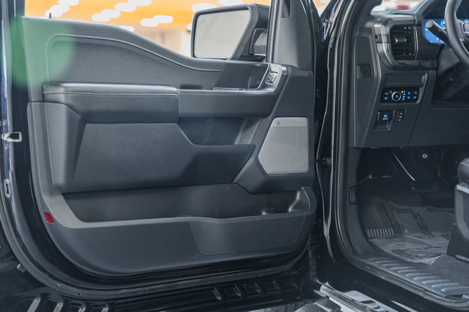 Certified 2025 Ford F150 Lariat AWD/4WD image 36