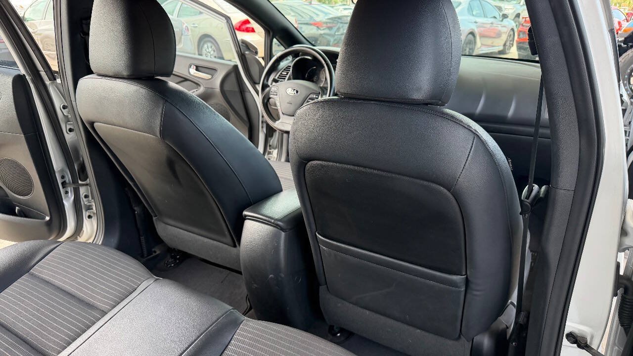 Used 2016 Kia Forte SX FWD image 13