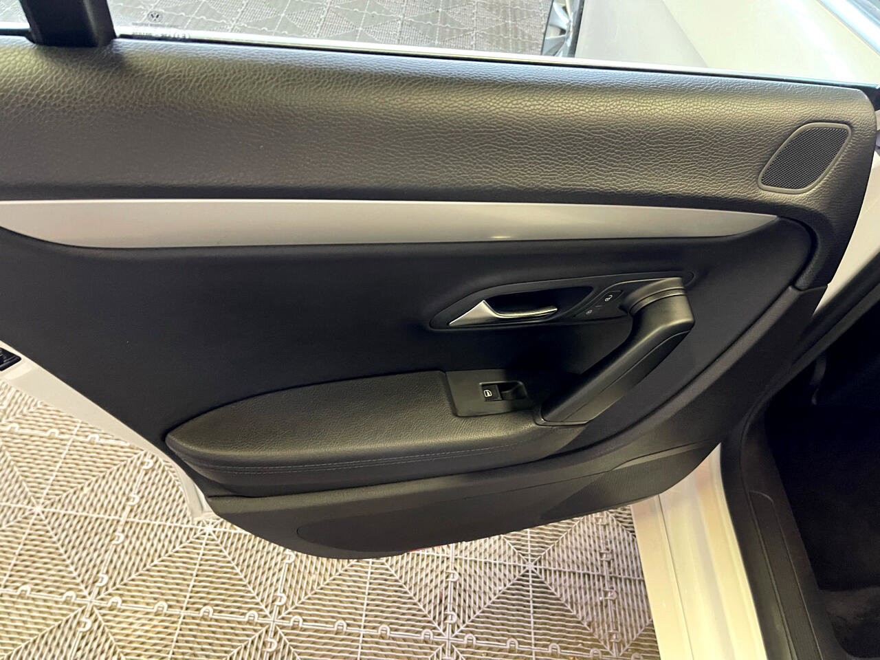 Used 2010 Volkswagen CC Sport image 21