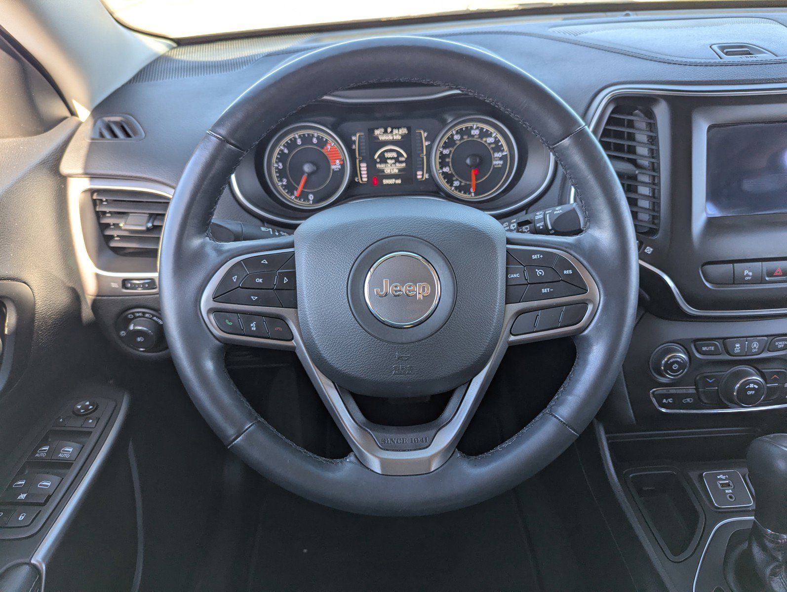 Used 2021 Jeep Cherokee Latitude Lux image 23