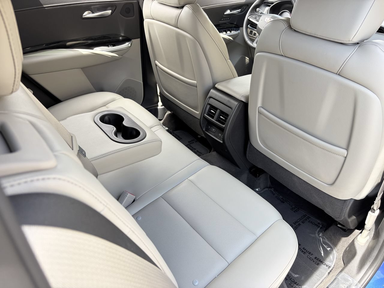 Certified 2022 Cadillac XT4 Premium Luxury FWD image 15