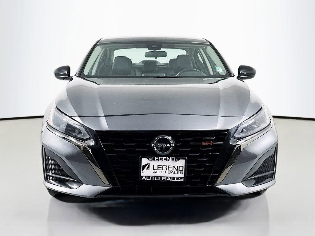 Used 2023 Nissan Altima 2.5 SR image 2