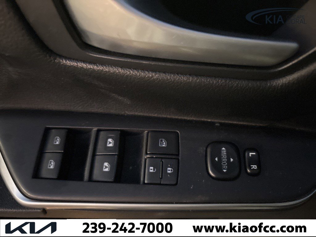 Used 2016 Toyota Camry LE image 12