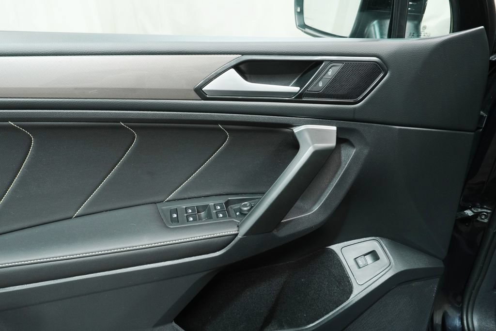 Certified 2024 Volkswagen Tiguan SE AWD/4WD image 19