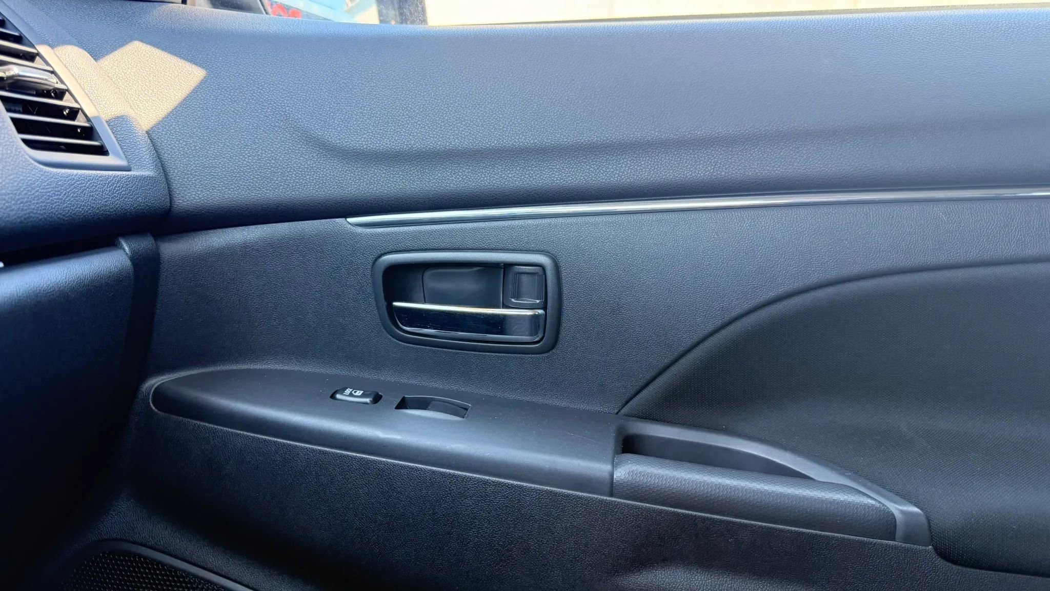 Used 2025 Mitsubishi Outlander Sport AWD image 25