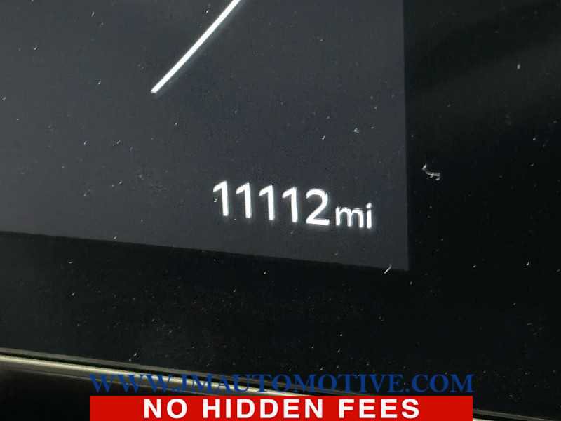 Used 2025 Kia Carnival SX Prestige image 24