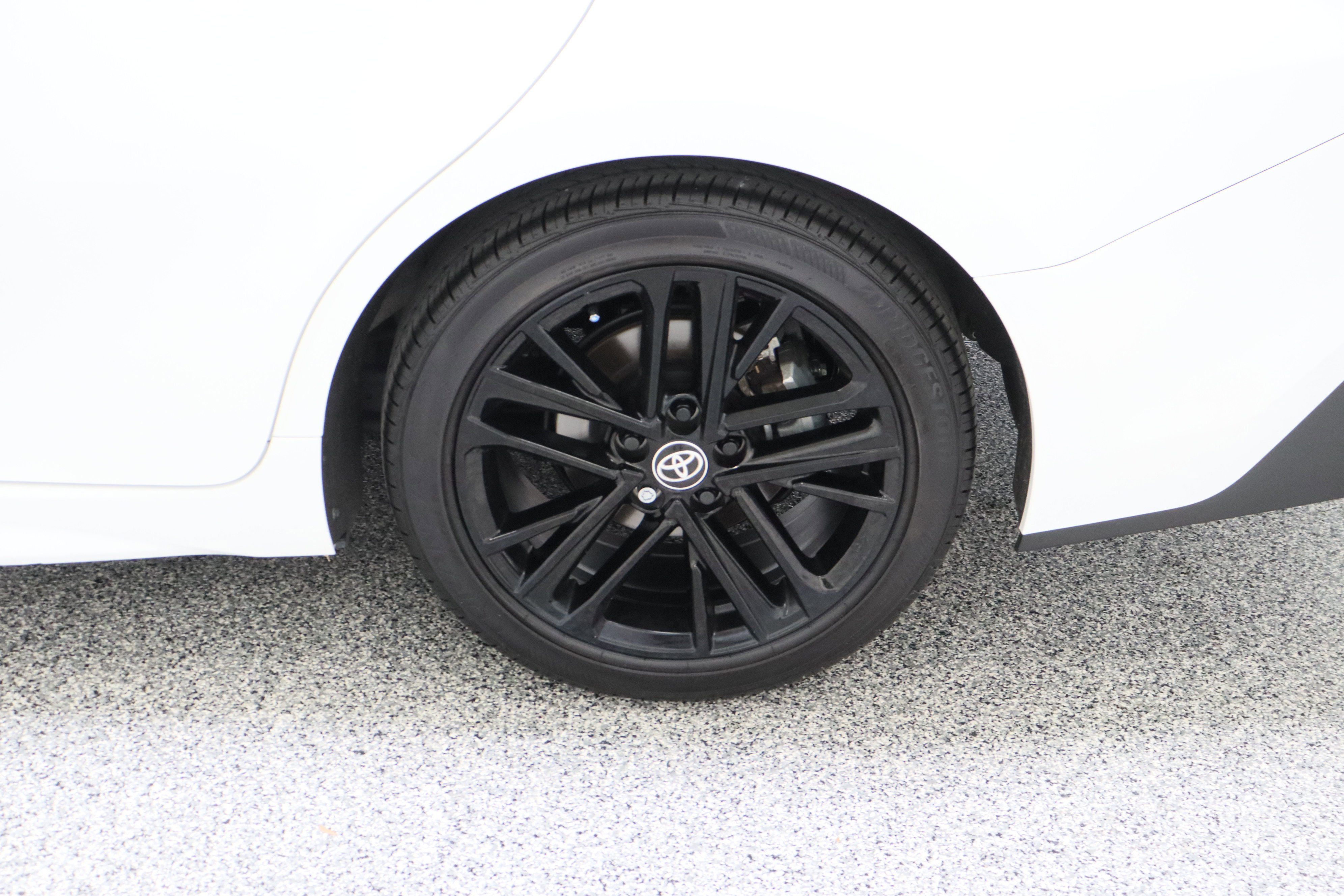 Used 2025 Toyota Camry SE FWD image 9