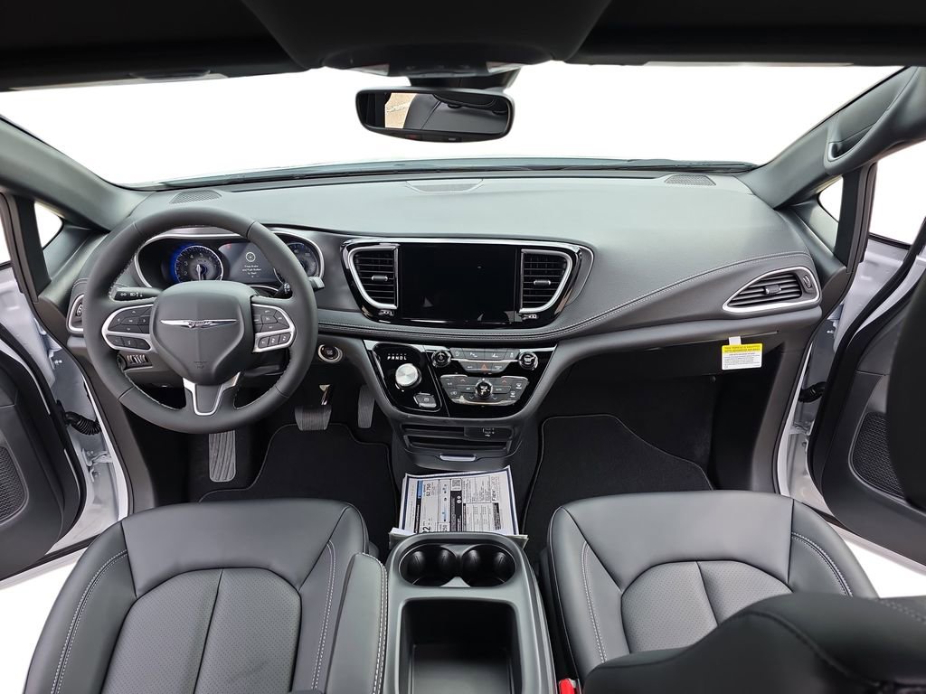 New 2026 Chrysler Pacifica Select image 9