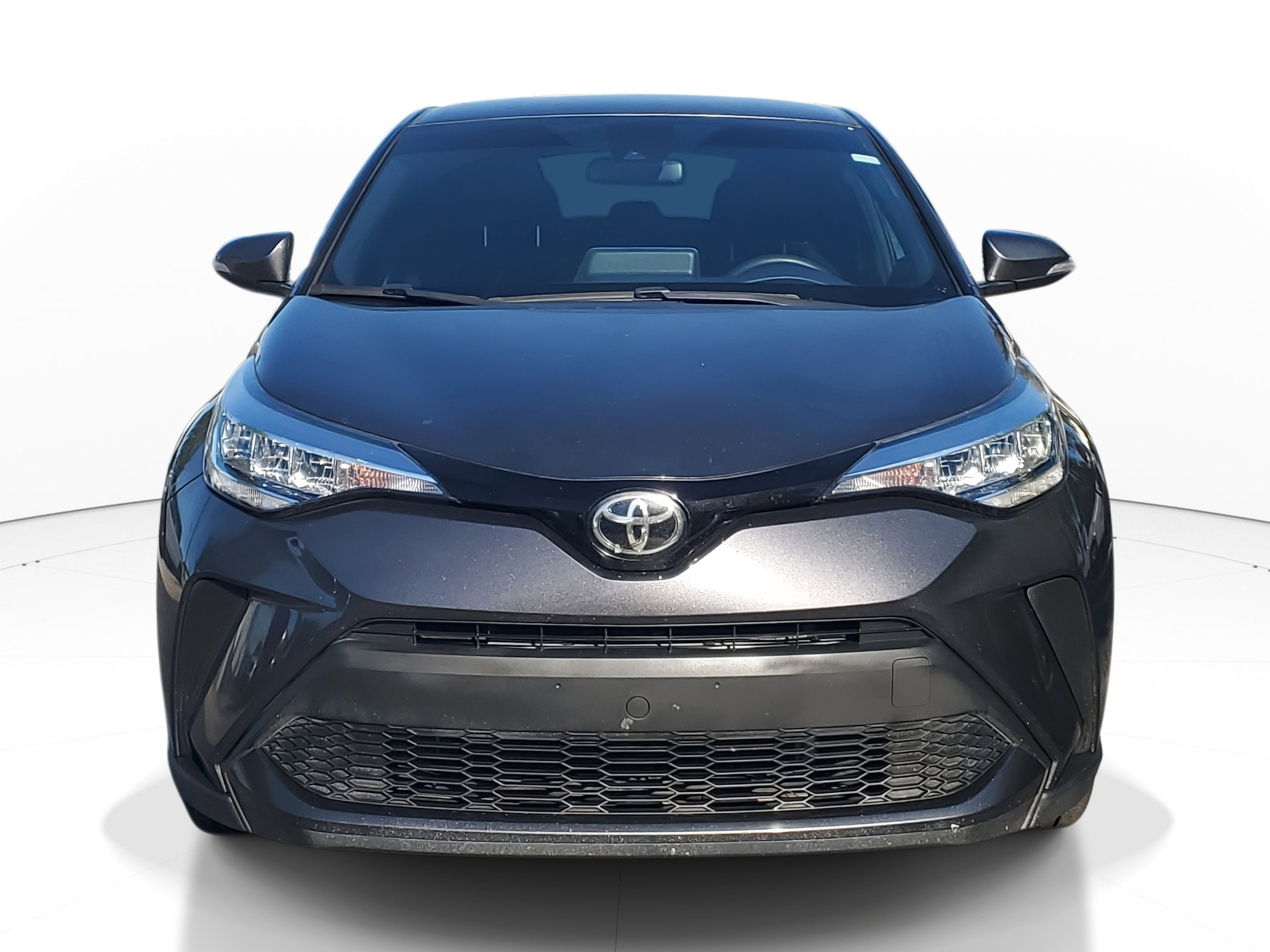 Used 2020 Toyota C-HR XLE image 2