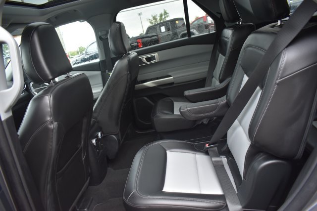 Used 2023 Ford Explorer XLT w/ Equipment Group 202A AWD/4WD image 22