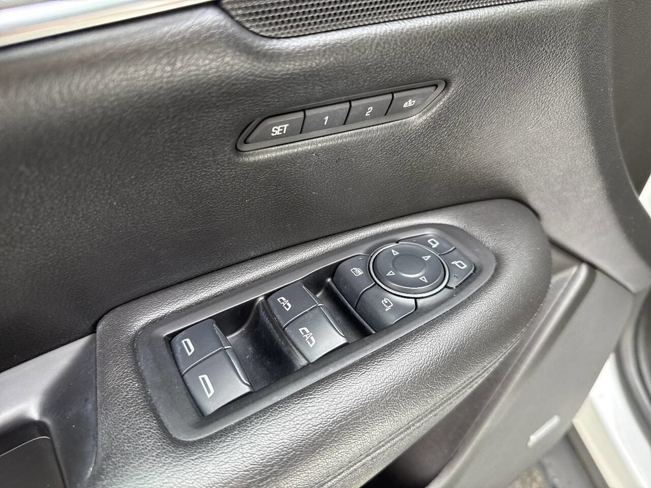 Used 2017 Cadillac XT5 Luxury w/ Driver Awareness Package image 31