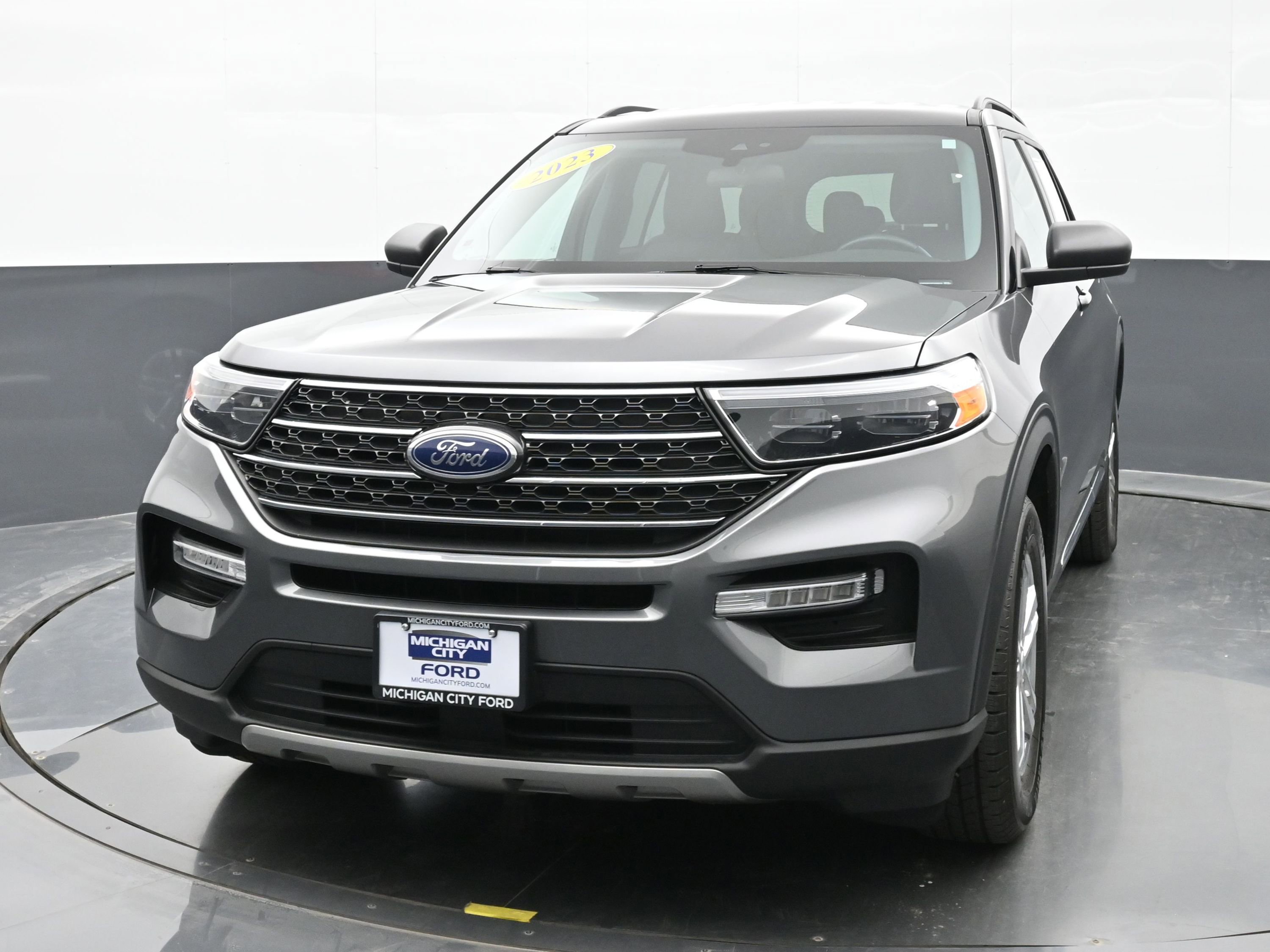 Used 2023 Ford Explorer XLT w/ Equipment Group 202A AWD/4WD image 7