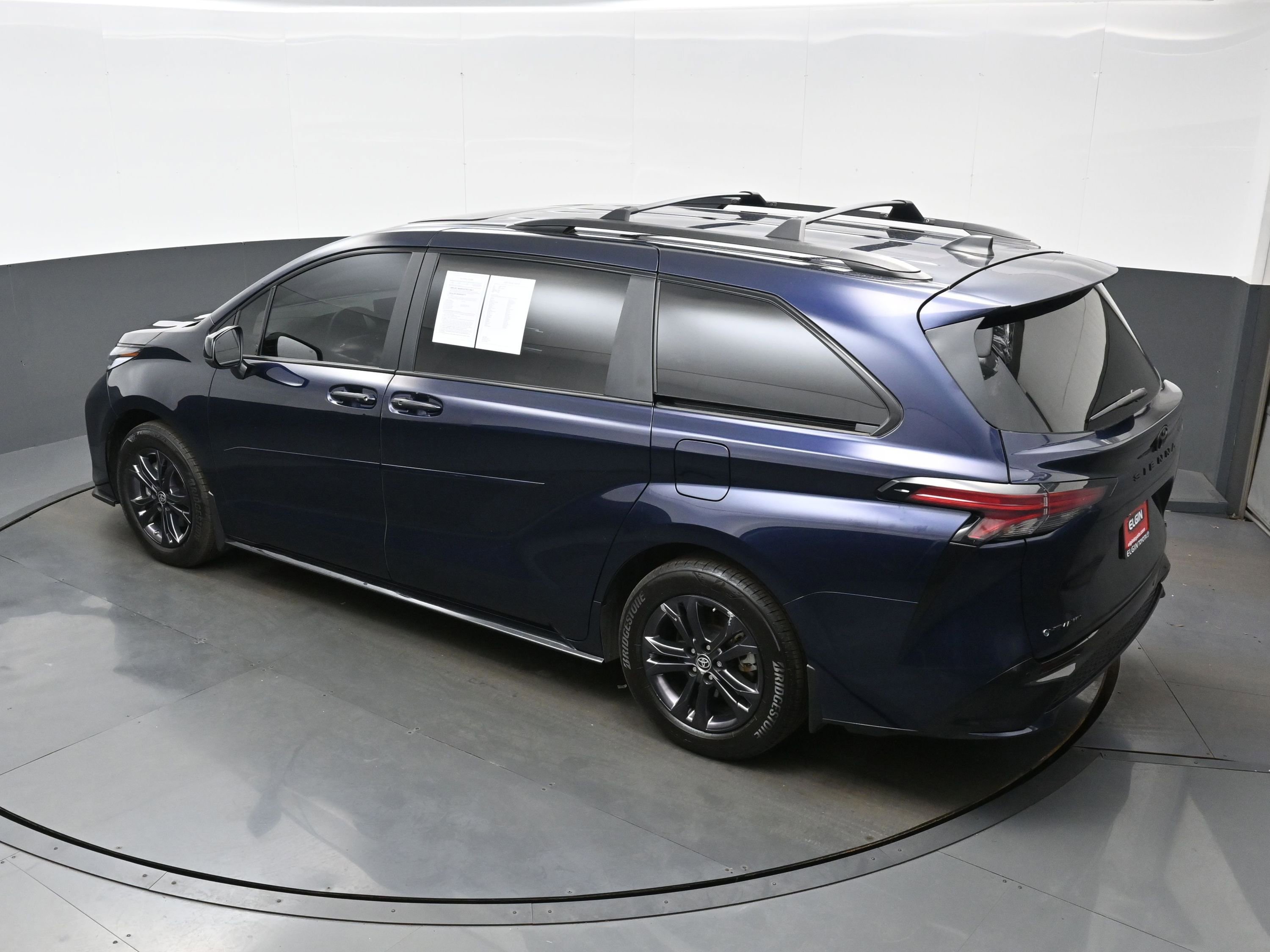 Used 2025 Toyota Sienna XSE w/ XSE Plus Package AWD/4WD image 39