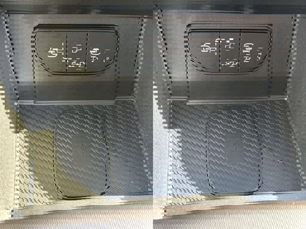 Certified 2026 Kia Sportage EX w/ EX Panorama Roof Package image 23