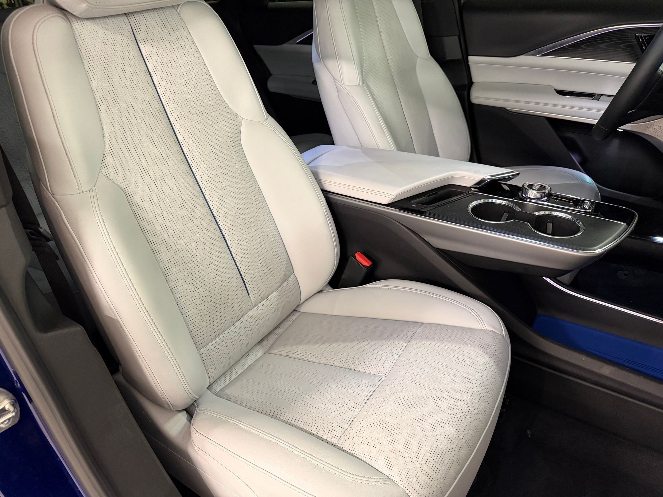 Certified 2024 Cadillac Lyriq Sport RWD image 51