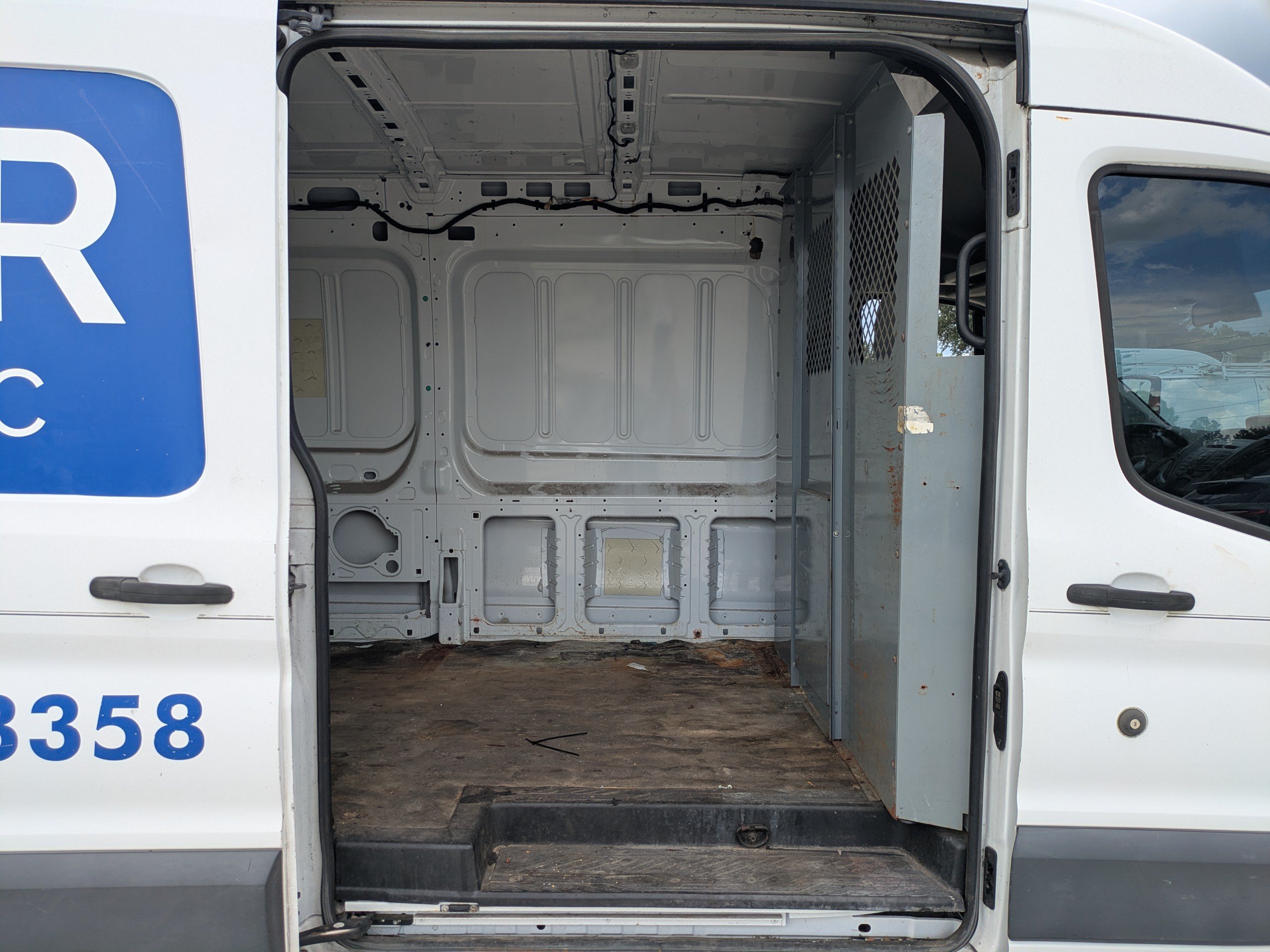 Used 2015 Ford Transit 250 148 Medium Roof w/ Interior Upgrade Package RWD image 13