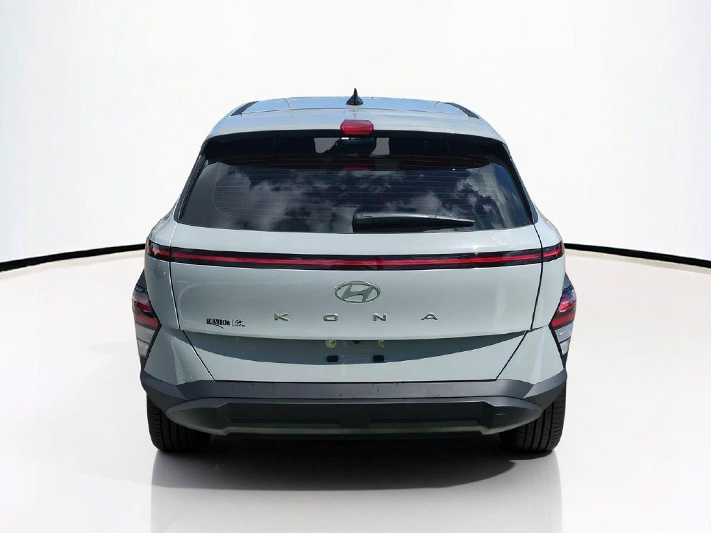 New 2027 Hyundai Kona SE FWD image 6