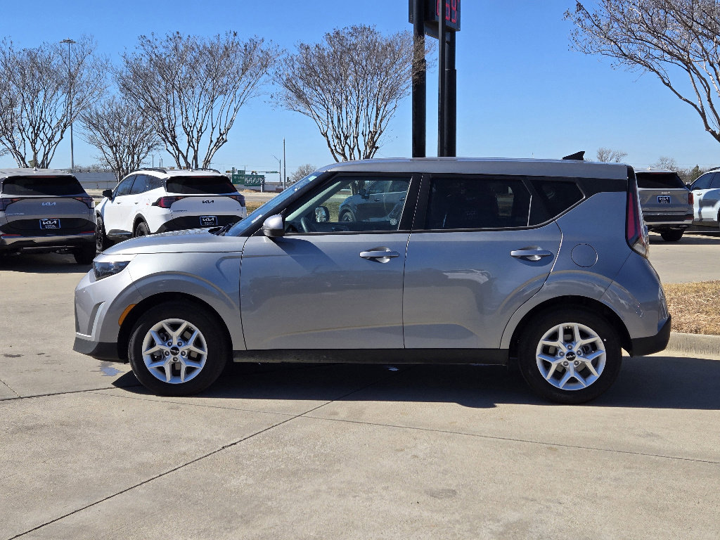 Certified 2025 Kia Soul S image 12