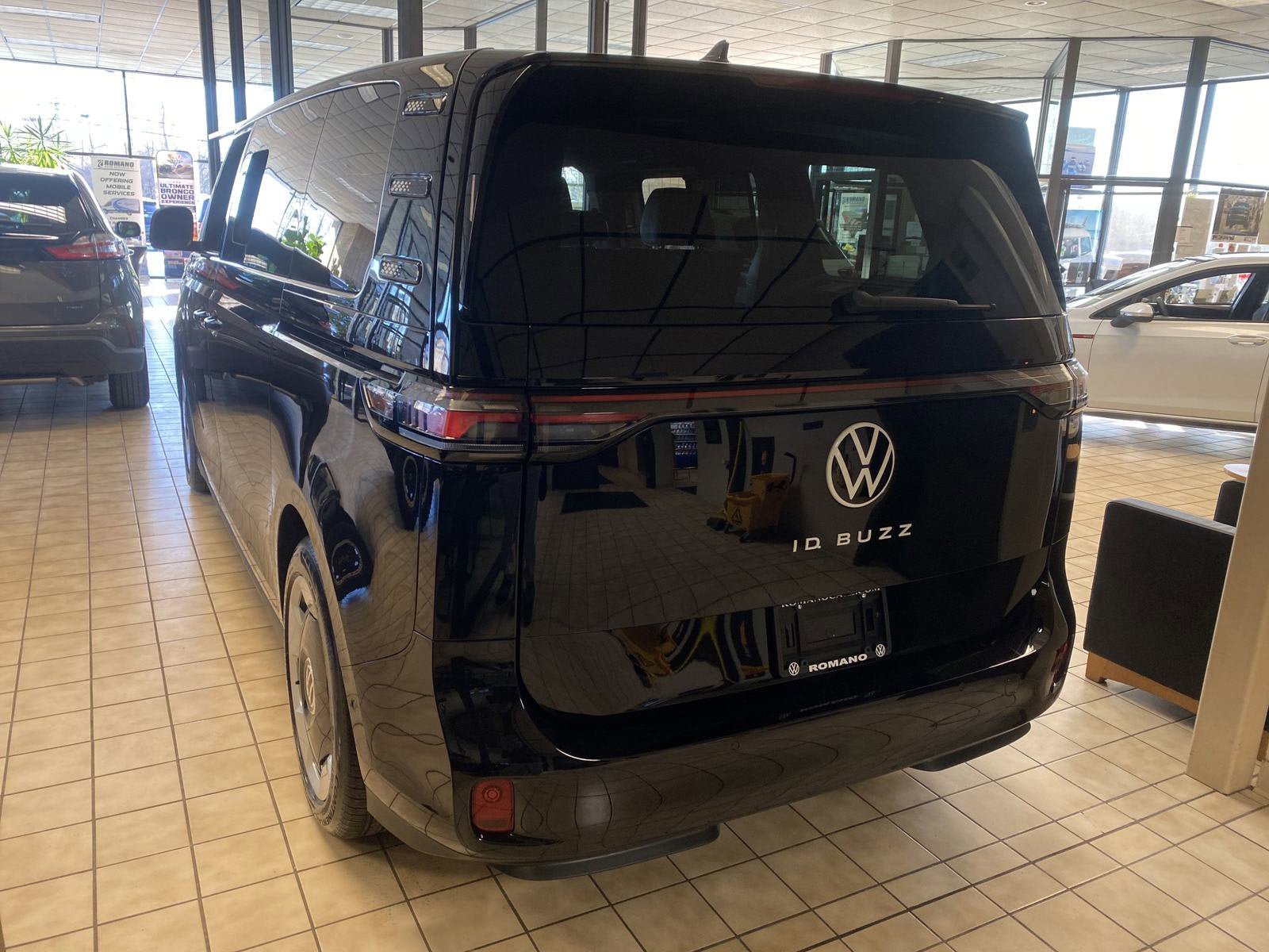 New 2025 Volkswagen ID. Buzz Pro S RWD image 5