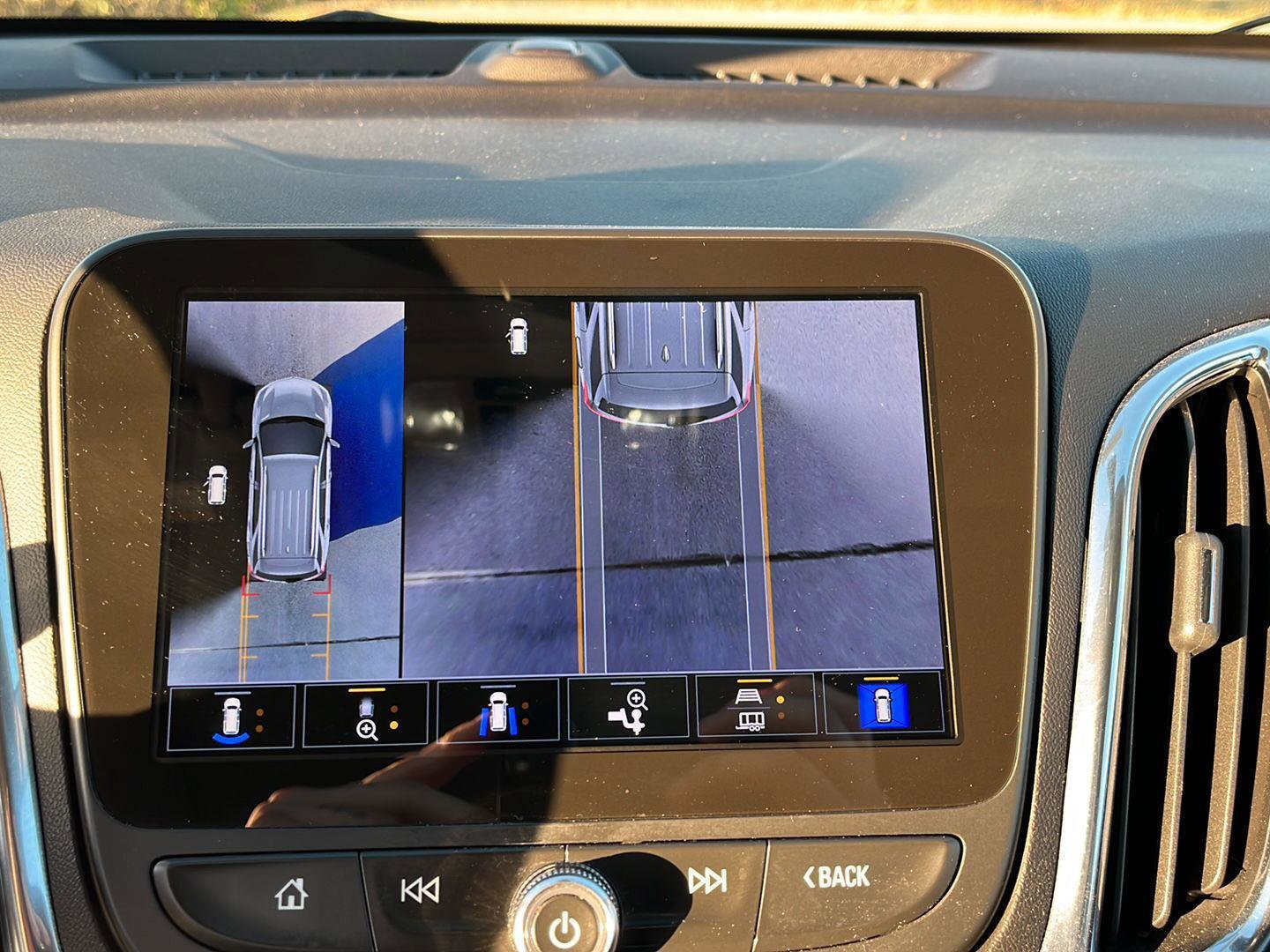 Used 2023 Chevrolet Equinox LT image 23