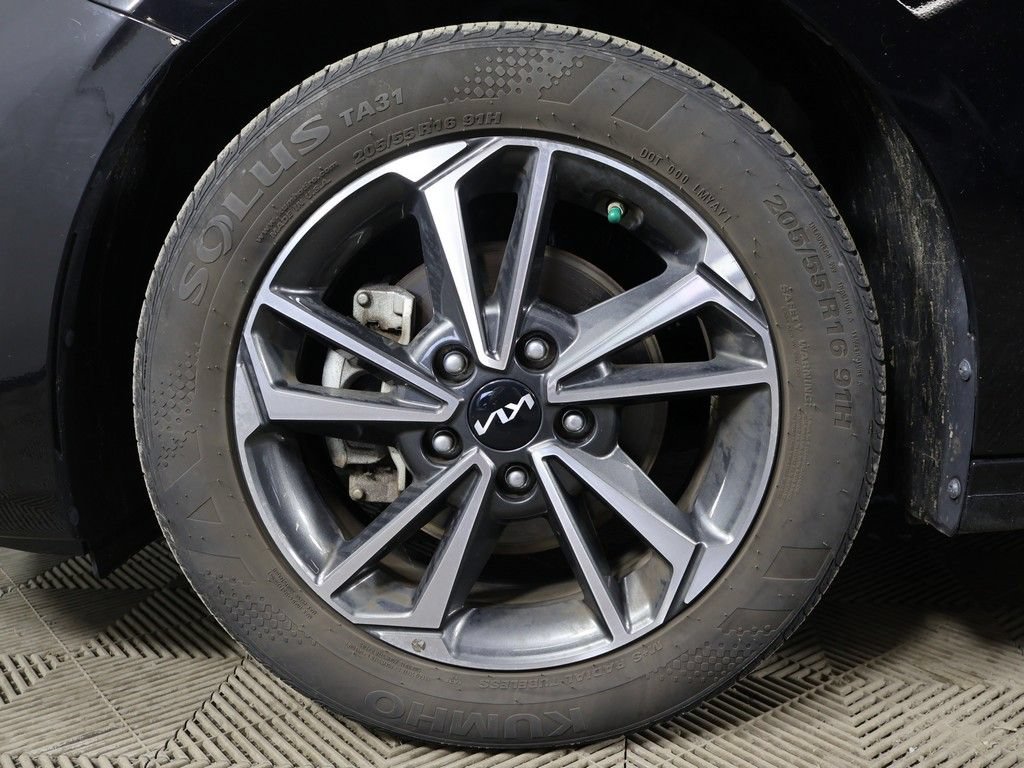 Used 2023 Kia Forte LXS FWD image 16