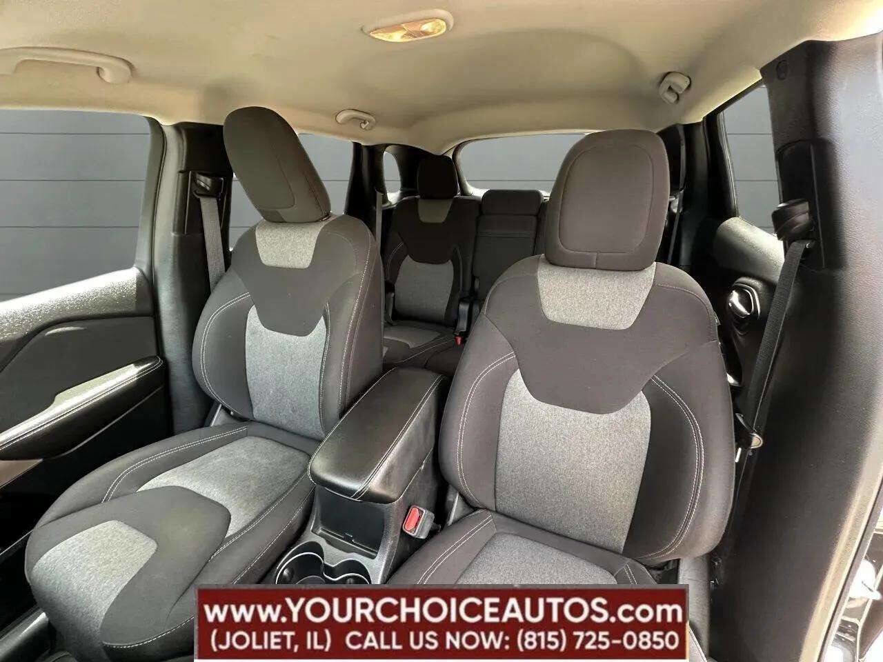 Used 2018 Jeep Cherokee Latitude w/ Safety Group AWD/4WD image 55