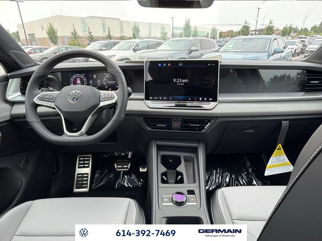 New 2026 Volkswagen Tiguan SE R-Line AWD/4WD image 18